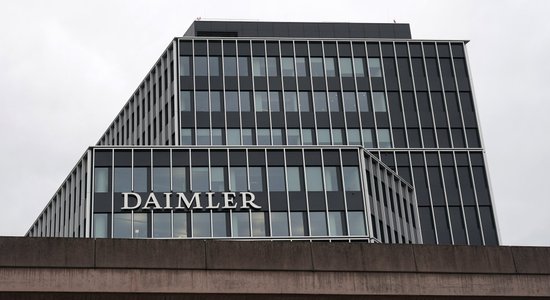 'Daimler' mainīs nosaukumu