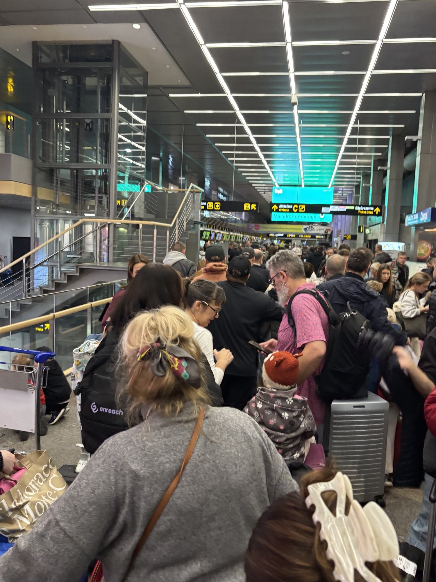 Baggage conveyor failure causes long queues at Riga Airport on 17 October