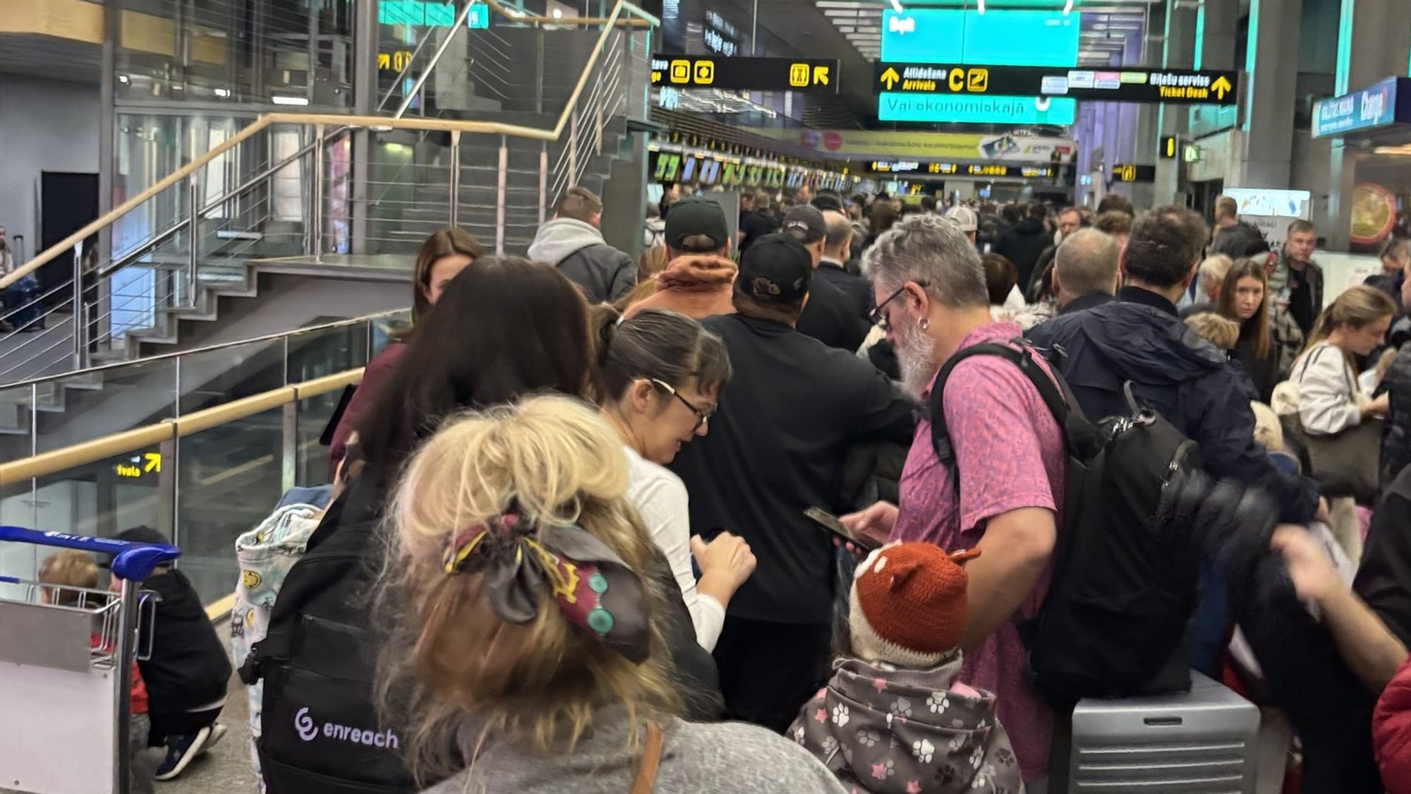 Baggage conveyor failure causes long queues at Riga Airport on 17 October