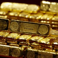 Почему Канада распродала золото, а КНР его скупает