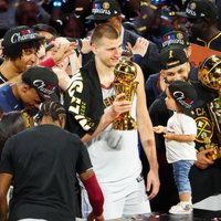 'Triple double' meistars Jokičs ieraksta savu vārdu NBA vēsturē