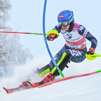 Šifrina uzvar pirmajās Pasaules kausa slaloma sacensībās
