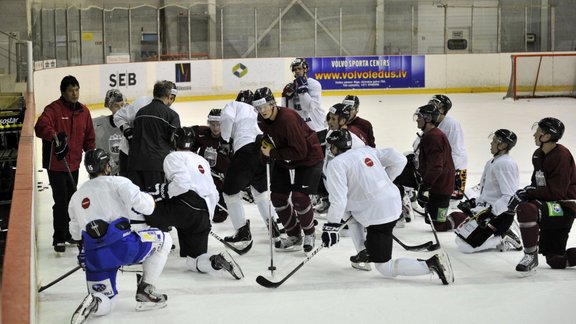 Hokejs: Latvijas hokeja izlases treniņš novembrī