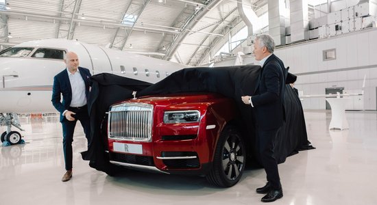 ФОТО: В Риге представлен новый кроссовер Rolls-Royce — модель Cullinan