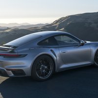 "Porsche" prezentējis ekskluzīvu jubilejas modeli "911 Turbo 50 Years"