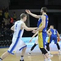 Video un foto: 'Ventspils' basketbolisti 'paklūp' Klaipēdā