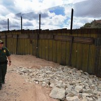 Atcelti pandēmijas imigrācijas ierobežojumi uz ASV un Meksikas robežas