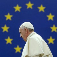 Eiropa ir 'izvārgusi' un 'zaudē dvēseli', Strasbūrā brīdina pāvests Francisks