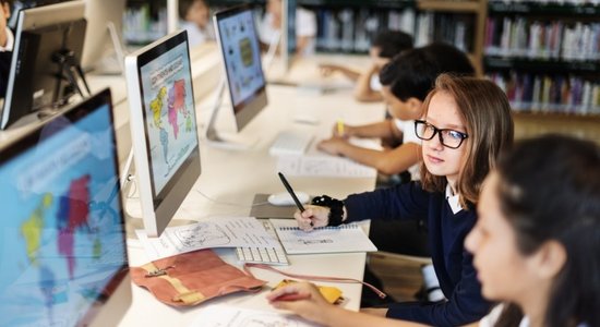 Минобразования обещает увеличить пропускную способность интернета в школах