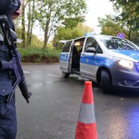 Vācijas policija aizdomās turētā dzīvoklī Kemnicā atrod bīstamas sprāgstvielas