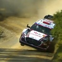 Sesks WRC rallijā Čīlē trešajā ātrumposmā izslīd no trases un pārsit divas riepas