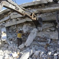 Sīrijā pēc sprādziena ieroču noliktavā bojā gājuši 39 civiliedzīvotāji