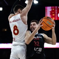 Kurucs un Blumbergs rezultatīvi basketbola Čempionu līgas mačos