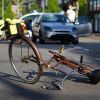 Ceļu satiksmes negadījumos cietuši vairāki riteņbraucēji