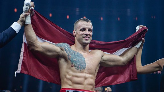 Bokss, WBSS pusfināls: Mairis Briedis - Kšištofs Glovackis  - 24