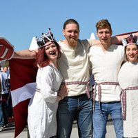 ФОТО: Десятки латвийцев приехали в гостеприимный Хернинг