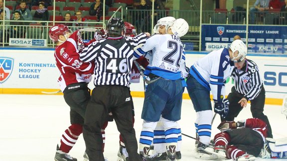 Hokejs, KHL spēle: Rīgas Dinamo - Ņeftehimik - 11