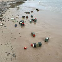 Par Pāvilostas piekrastes piesārņošanu ar degvielas pudelēm uzņēmumam piespriež 2000 eiro sodu