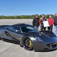 Amerikāņu 'Venom GT' pārspējis 'Bugatti' ātruma rekordu