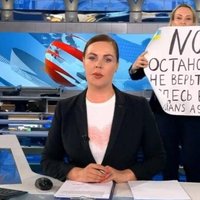 Экс-редактору Первого канала Овсянниковой предъявили обвинение по статье о военных "фейках". Ей грозит до 10 лет