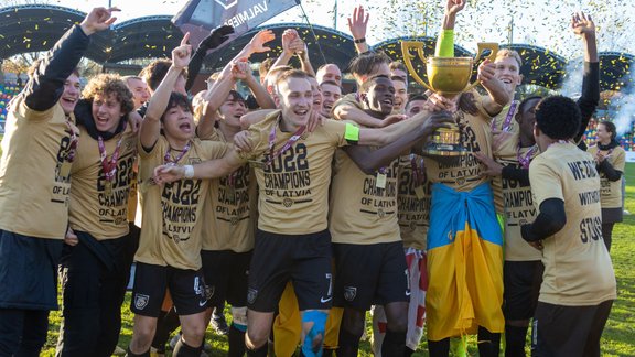 Futbols. Valmiera FC kļūst par Latvijas čempioniem. - 13