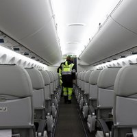 Pārpildīta reisa dēļ atsaka lidojumu: lasītājs izbrīnīts par 'airBaltic' rīcību