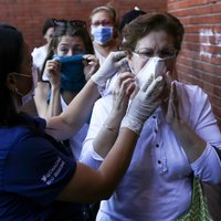 'Covid-19': Ņujorkā slēgs ēdināšanas vietas; Venecuēlā karantīna, Peru un Argentīna slēdz robežas