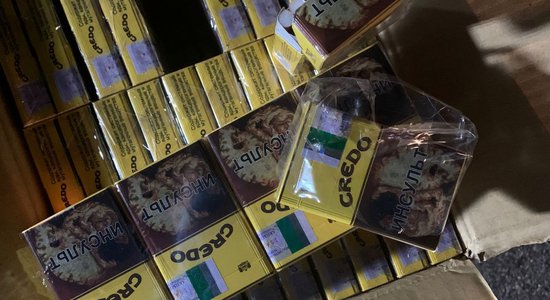 ФОТО. Под Олайне и Елгавой изъяли 4,5 млн нелегальных сигарет