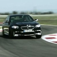Video: jaunais 'BMW M5' sacīkšu trasē