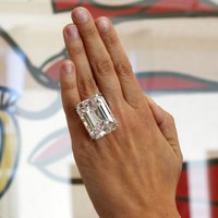 Аноним купил совершенный бриллиант в 100 карат за $22 млн