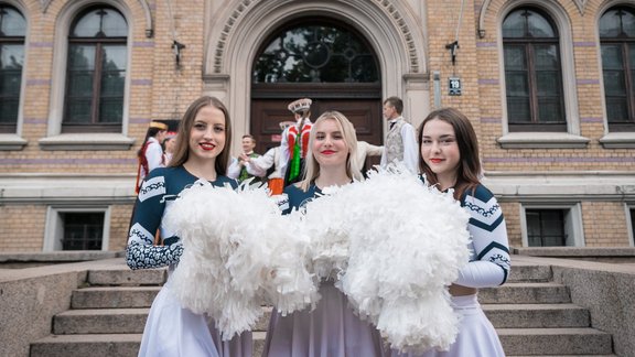 Pirmā uzņemšanas diena klātienē Latvijas Universitātē - foto - 19