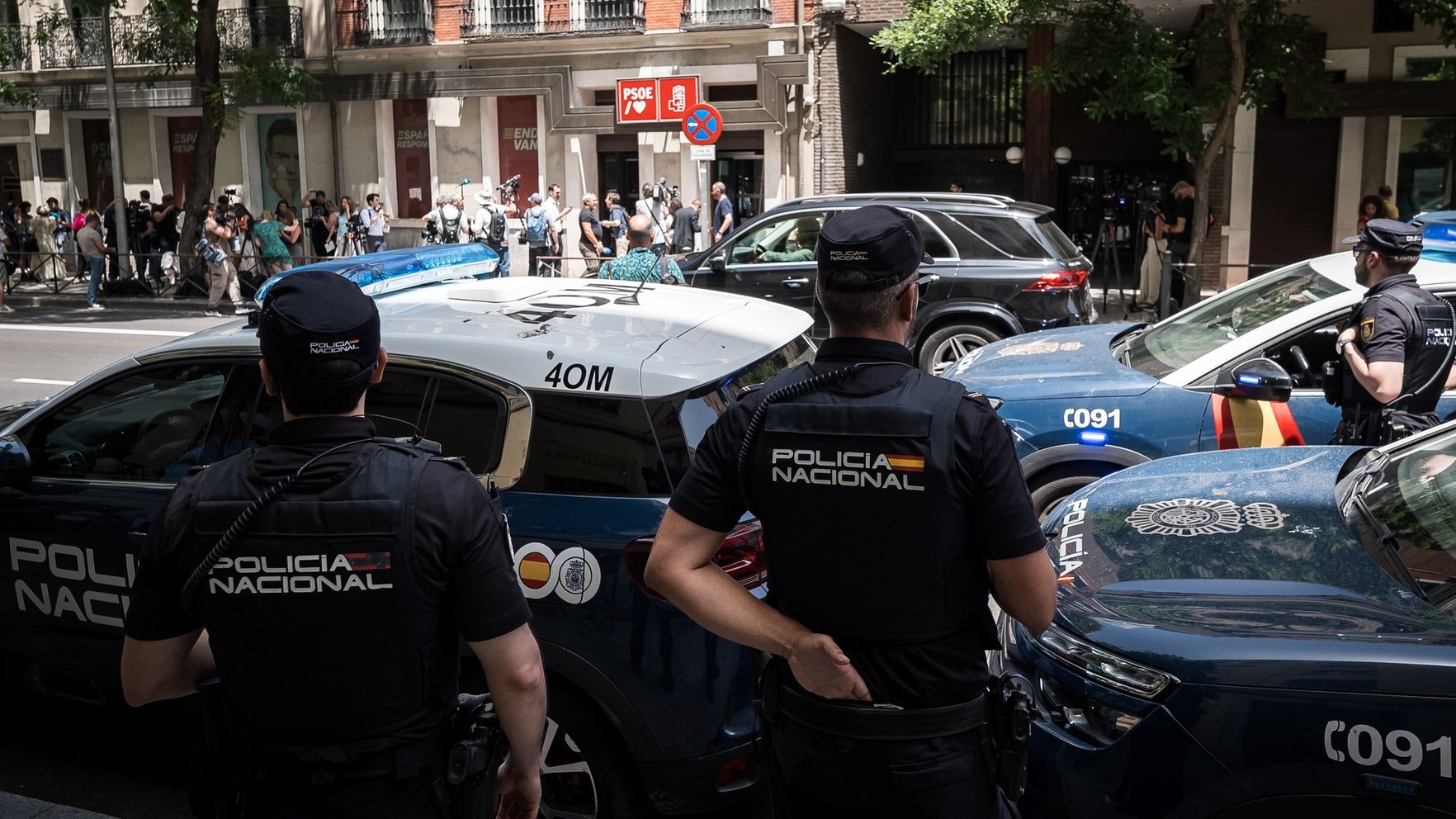 Policija Madridē veic kratīšanu sociālistu partijas galvenajā mītnē