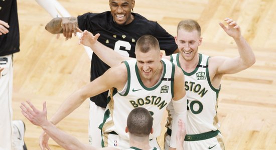 Porziņģis – viens no galvenajiem varoņiem 'Celtics' uzvarā pār bijušo klubu 'Wizards'