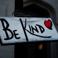 Zinātnieki uzskata, ka laipnība glābj dzīvības