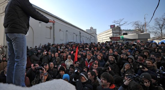 Maskavā nesankcionētā protestā aiztur Udaļcovu, Navaļniju un Jašinu