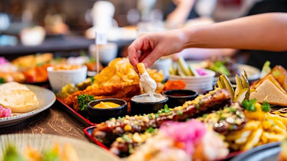 Ne tikai čipsi un popkorns – Zanes Grēviņas uzkodu idejas vakaram pie televizora