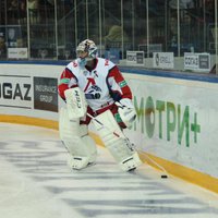 Nespēlējot Latvijas hokejistiem, 'Salavat Julajev' uzveic 'Lokomotiv'