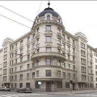 Bīstamās ēkas Rīgā: sarakstā iekļauj arī Latvijas Biznesa koledžu un namu krastmalā