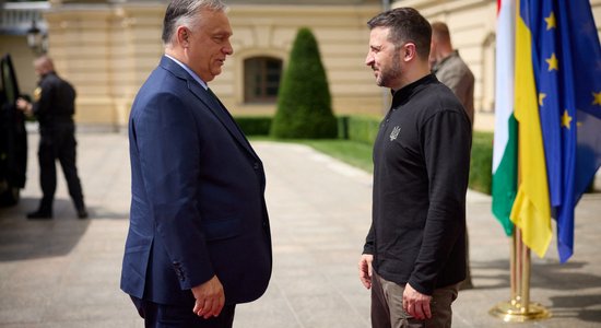 В ходе визита в Киев Орбан призвал Зеленского "подумать о перемирии"