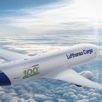 'DB Schenker' un 'Lufthansa' izveido CO2 neitrālu aviolīniju kravu pārvadājumiem