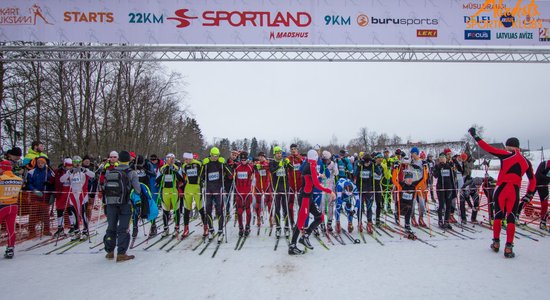 Slēpojumā 'Apkārt Alaukstam' uzvar Oskars Muižnieks