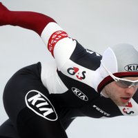 Латвийский конькобежец на чемпионате мира к серебру добавил бронзу