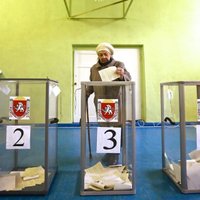 Krimas referendums plaši apmeklēts; ļauj balsot arī Krievijas pilsoņiem (plkst.17.56)