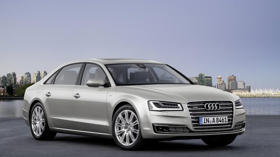 Audi A8 W12