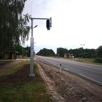 Latvijā septiņās vietās uz autoceļiem izvietos fotoradarus