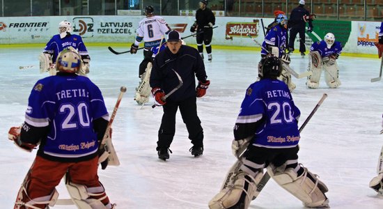 Foto: Rīgā aizvadīta Tretjaka hokeja vārtsargu skola