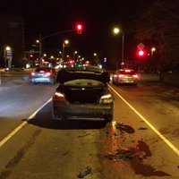 Aculiecinieka foto: 'Volkswagen' izraisa sadursmi Maskavas ielā un aizbēg