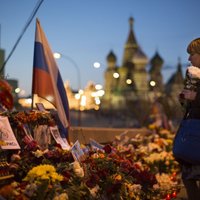 Avots: atrasts Krievijas opozīcijas politiķa Borisa Ņemcova slepkavības ierocis