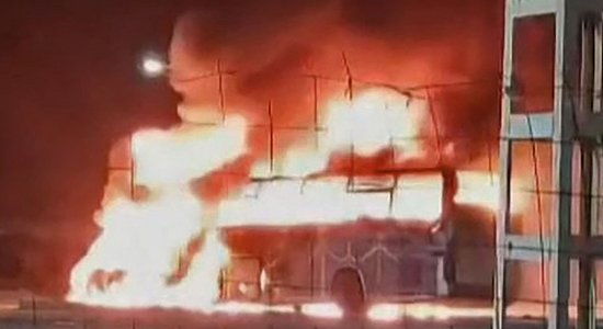 Alžīrijā autobusa un automašīnas sadursmē bojā gājuši 34 cilvēki