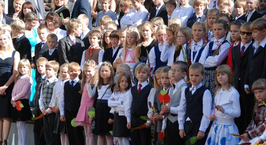 Prezidents un premjers sveic sabiedrību Zinību dienā